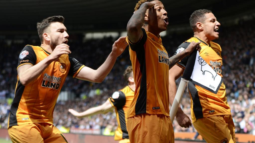 Hull striker Abel Hernandez HERO