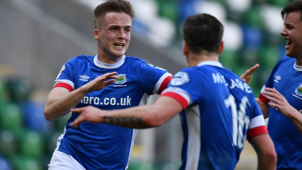 Aaron Burns of Linfield