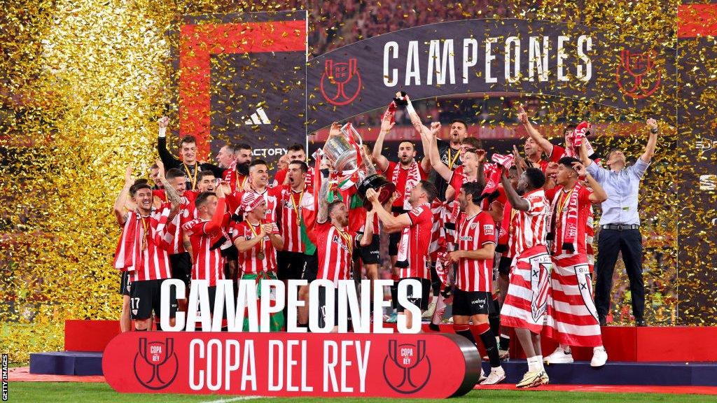 Athletic Bilbao celebrate winning the Copa del Rey