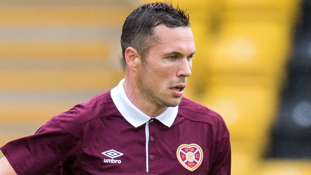 Hearts midfielder Don Cowie