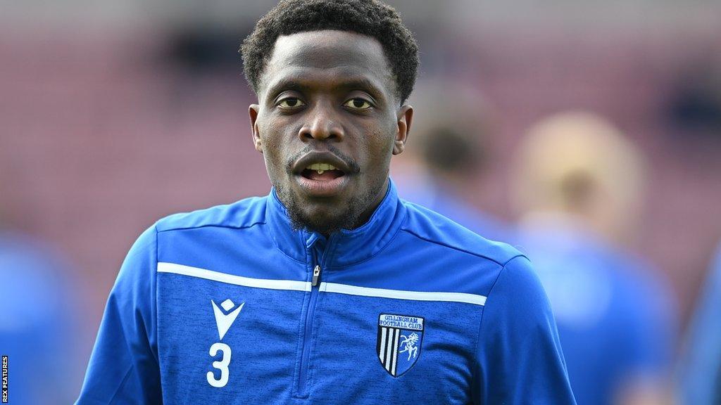 David Tutonda warms up for Gillingham