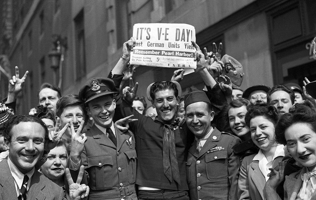 Crowds celebrate VE Day in London, 1945