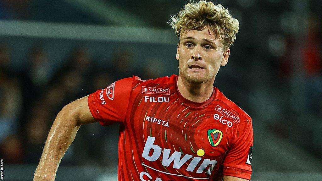 Cameron McGeehan in action for KV Oostende