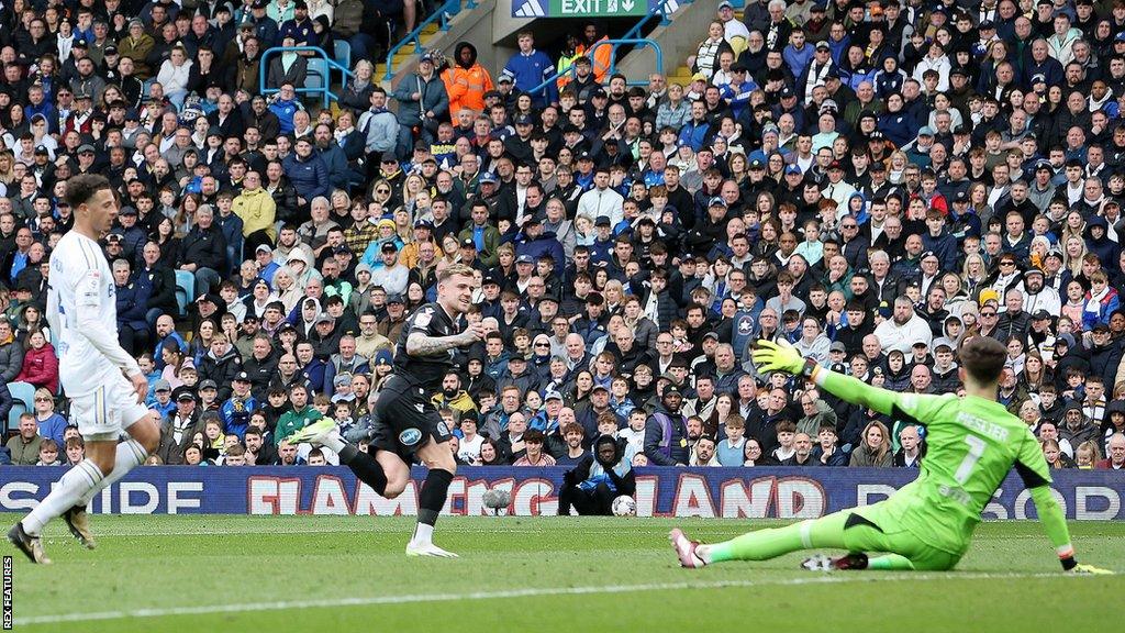 Sammie Szmodics scores for Blackburn at Leeds United