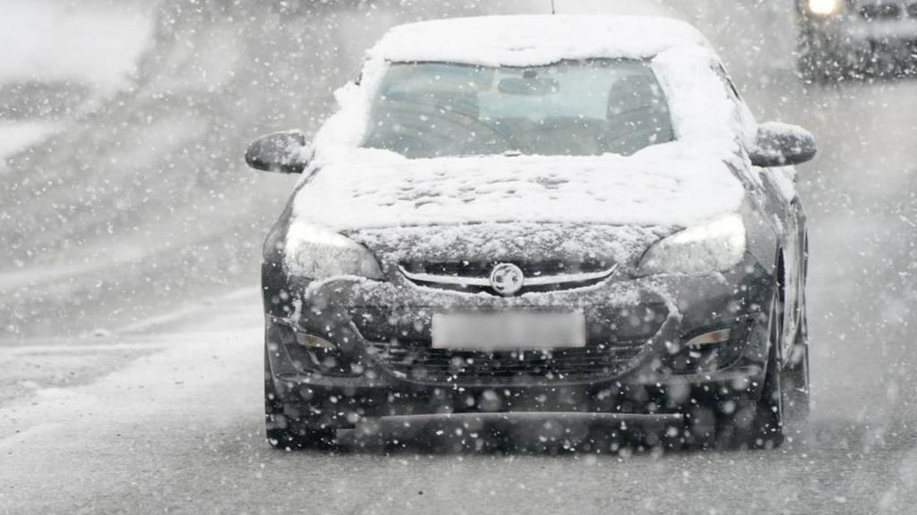 Snowy car in Knaresborough