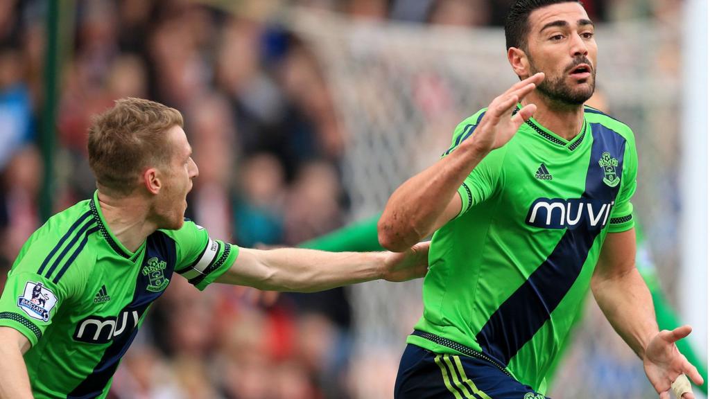 Grazianno Pelle celebrates