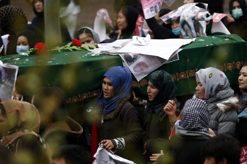 Thousands march in Kabul over Hazara killings