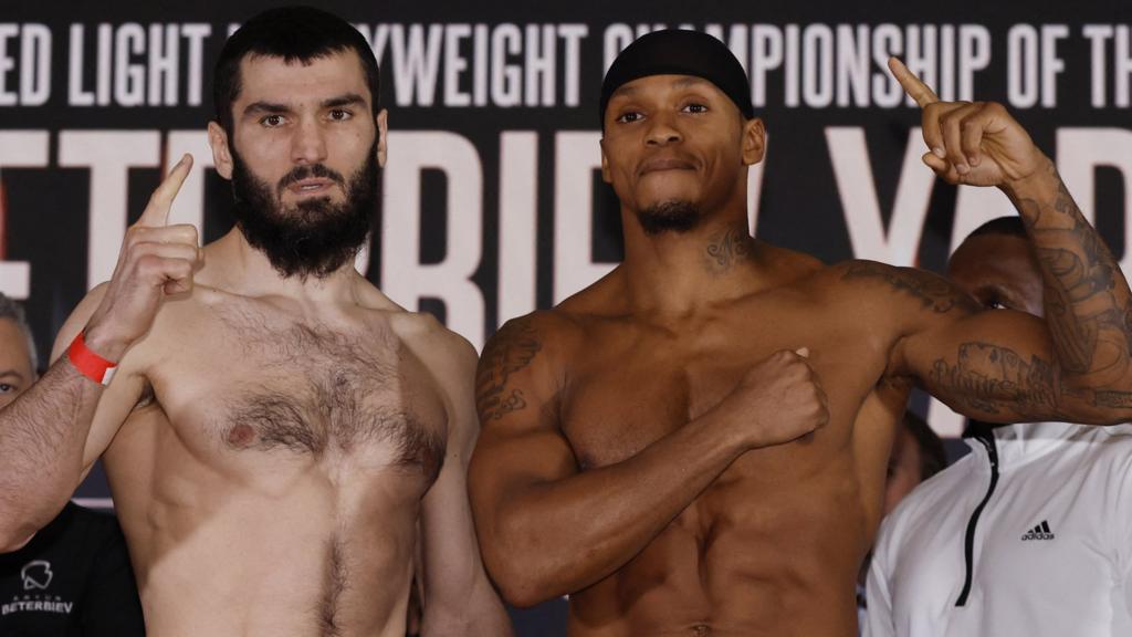 Artur Beterbiev and Anthony Yarde pose for pictures