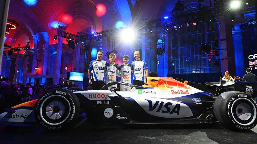 From left to right: Team principal, Alan Permane, drivers Liam Lawson and Arvid Lindblad and CEO Peter Bayer