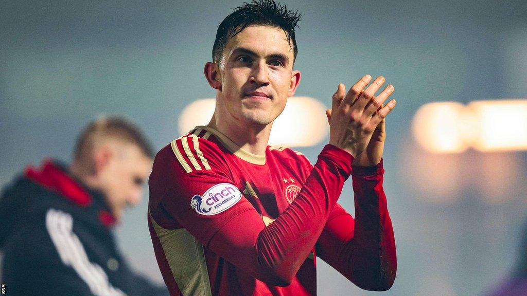 Jamie McGrath claps the Aberdeen fans