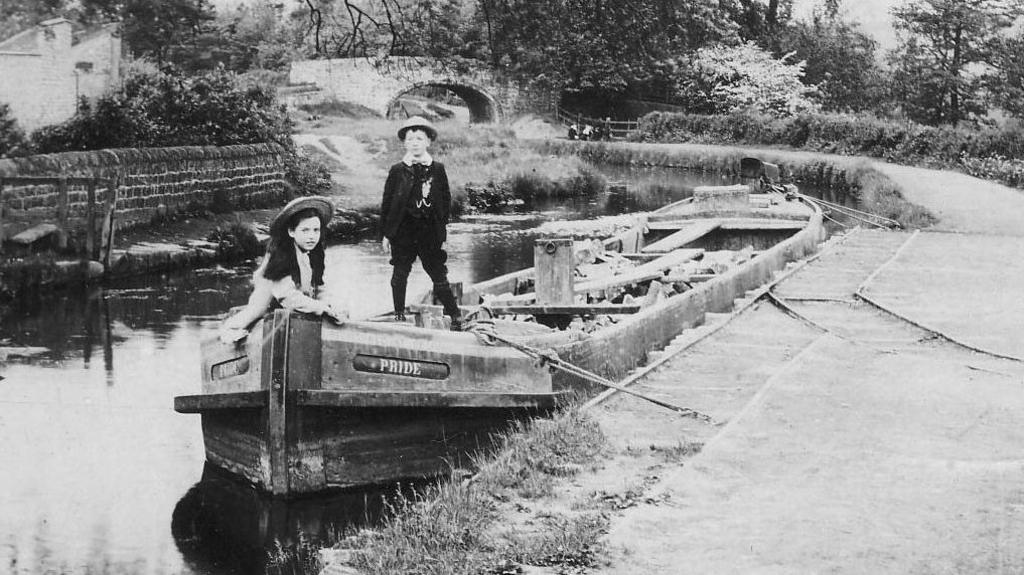 A Chesterfield working boat