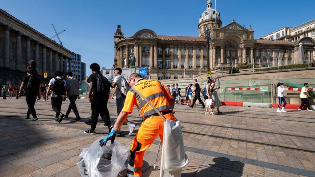 Refuse worker outside Birmingham City Hall