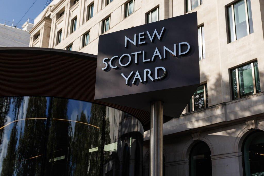 Scotland Yard sign