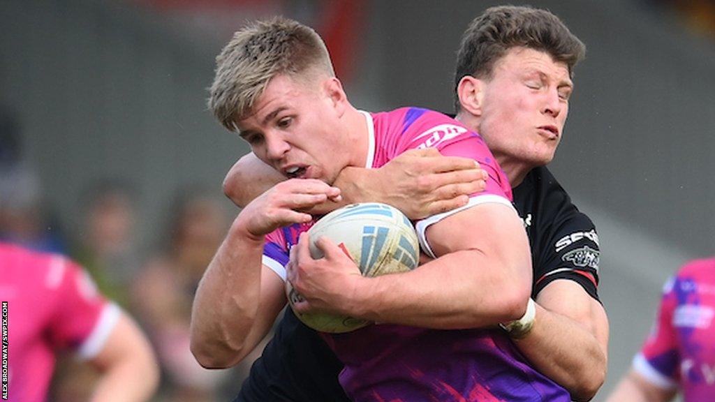 Harry Rushton in action for Huddersfield Giants