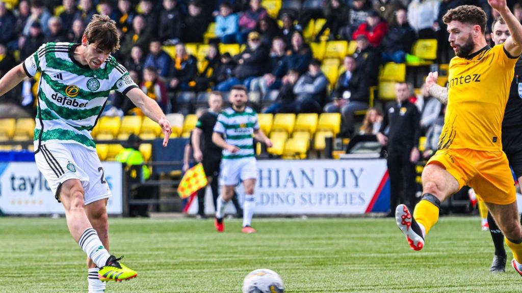 Paulo Bernardo scores for Celtic