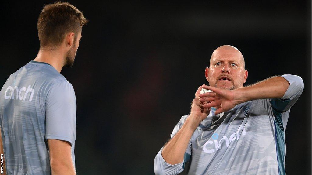 David Saker coaching England bowler Tom Helm