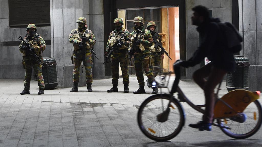 Soldiers outside Brussels central rail station