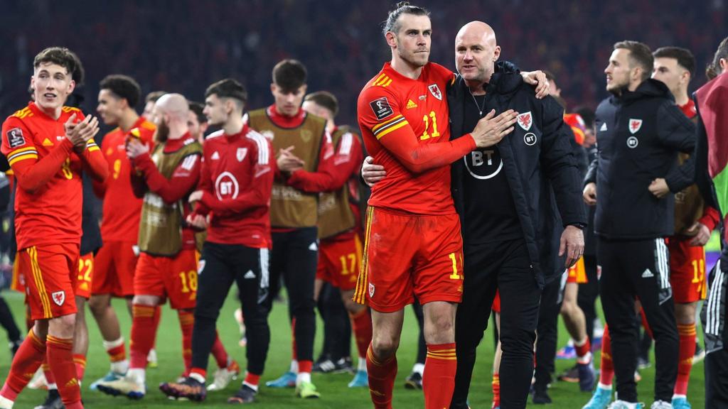 Gareth Bale and Robert Page celebrate