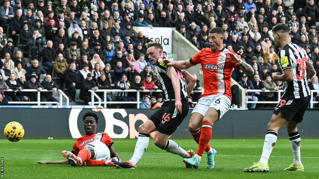 Sean Longstaff scores for Newcastle against Luton in the Premier League