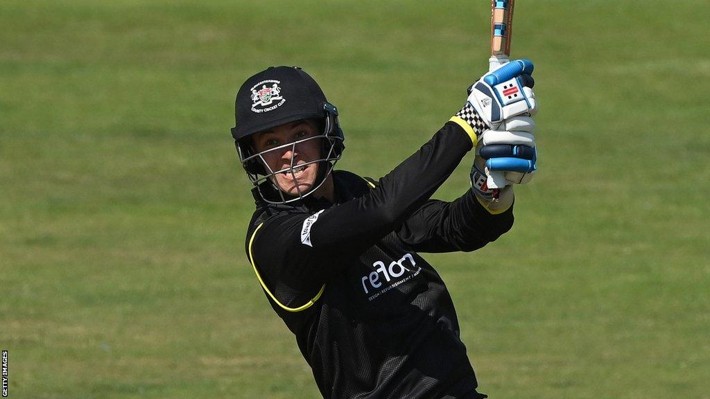 Ollie Price batting for Gloucestershire