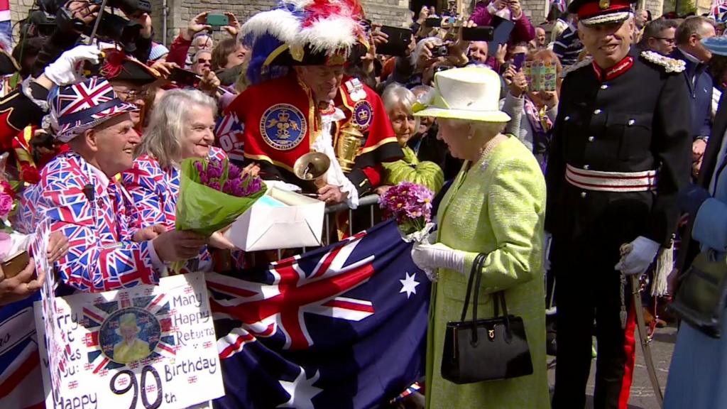 Queen meets wellwishers at Windsor