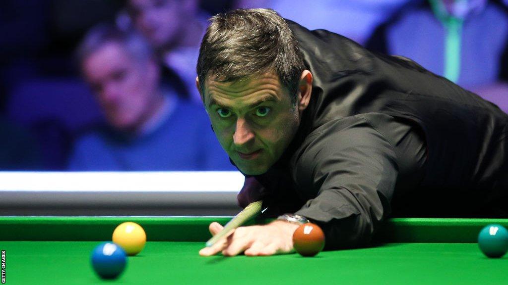 Ronnie O'Sullivan considers a shot