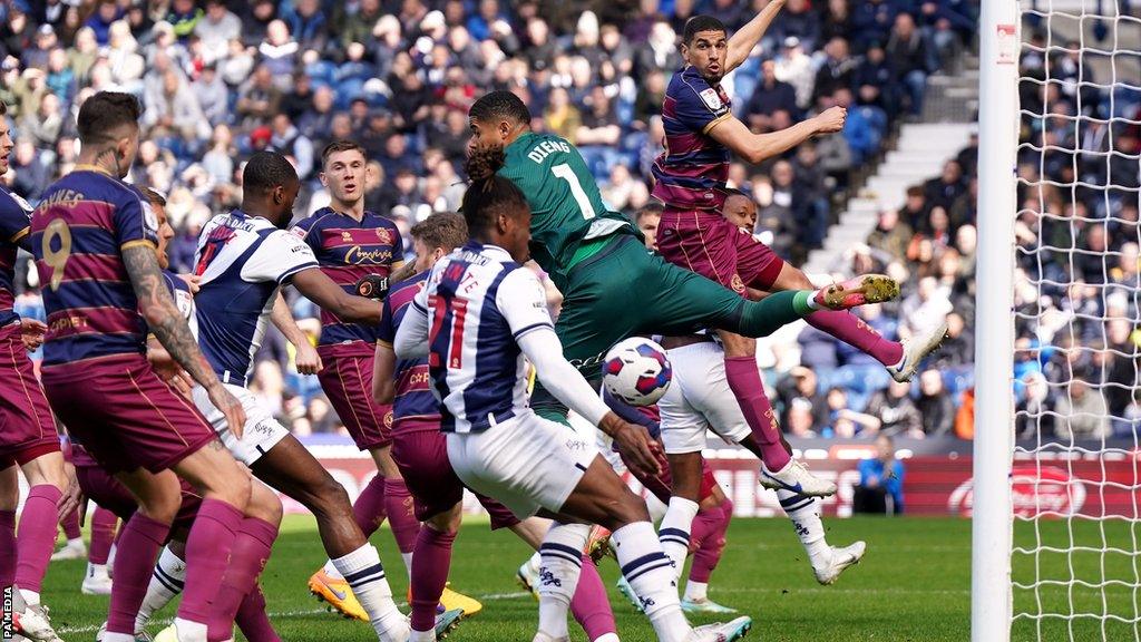 Brandon Thomas-Asante scores for West Brom