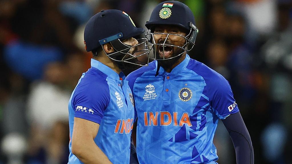 India batters Virat Kohli and Hardik Pandya celebrate