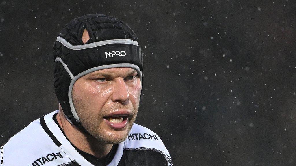 Sebastian de Chaves in action for Newcastle Falcons