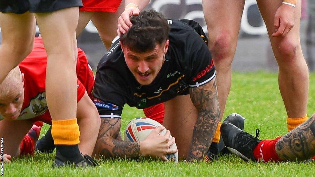 David Weetman scores a try for Cornwall