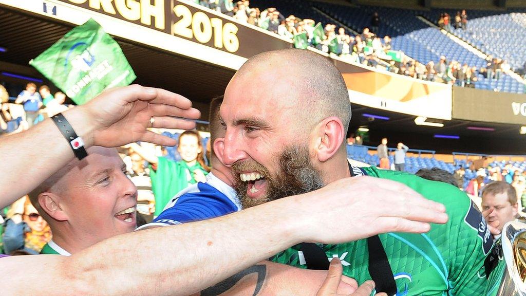 Connacht captain John Muldoon celebrates winning the 2015-16 Pro12