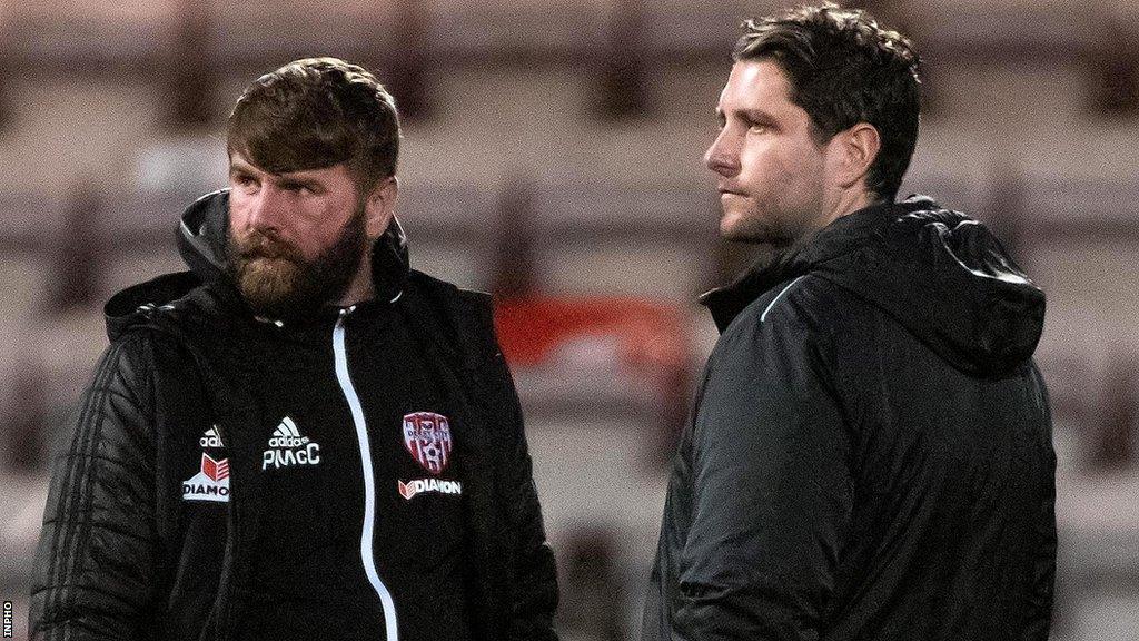 Paddy McCourt and Derry manager Ruaidhrí Higgins before a game against Bohemians in 2021