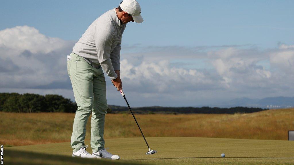 Rory McIlroy made a blistering start at the Scottish Open on Thursday with a six-under 64