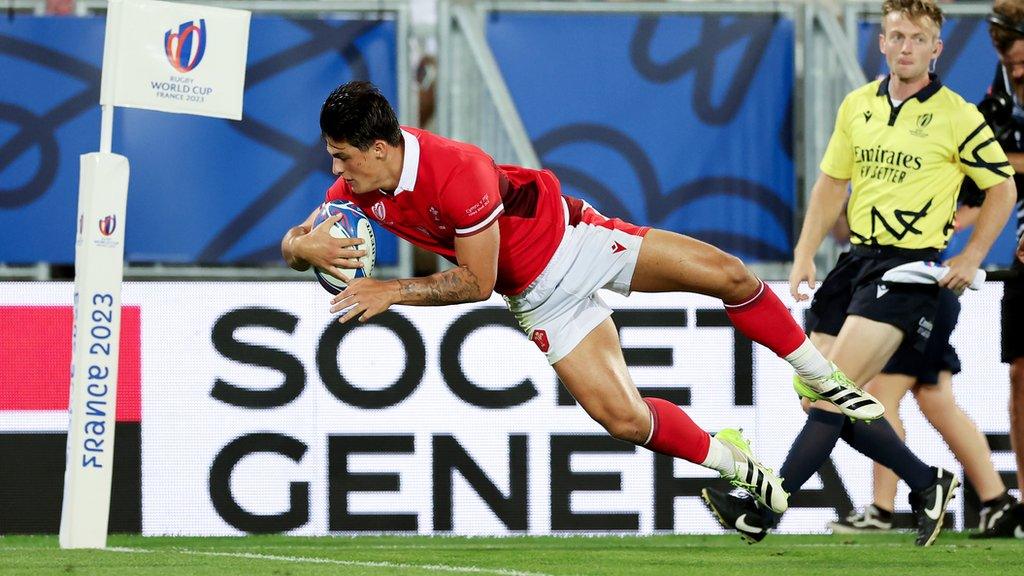 Louis Rees-Zammit scores Wales third try against Fiji