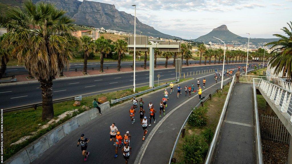 Competitors in the Cape Town Marathon in 2022