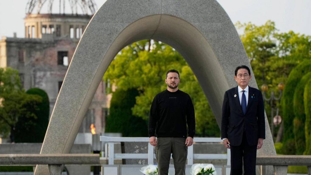 Zelensky at peace arch