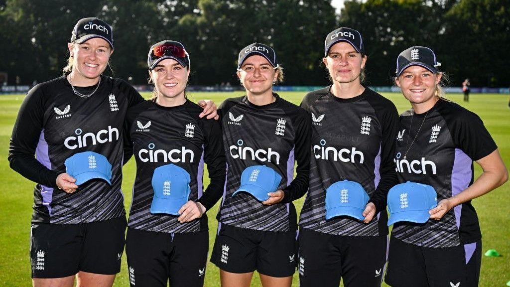 Hollie Armitage, Mady Villiers, Hannah Baker, Paige Scholfield and Ryana MacDonald-Gay with their caps