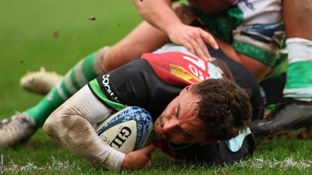 Nick David scores for Harlequins