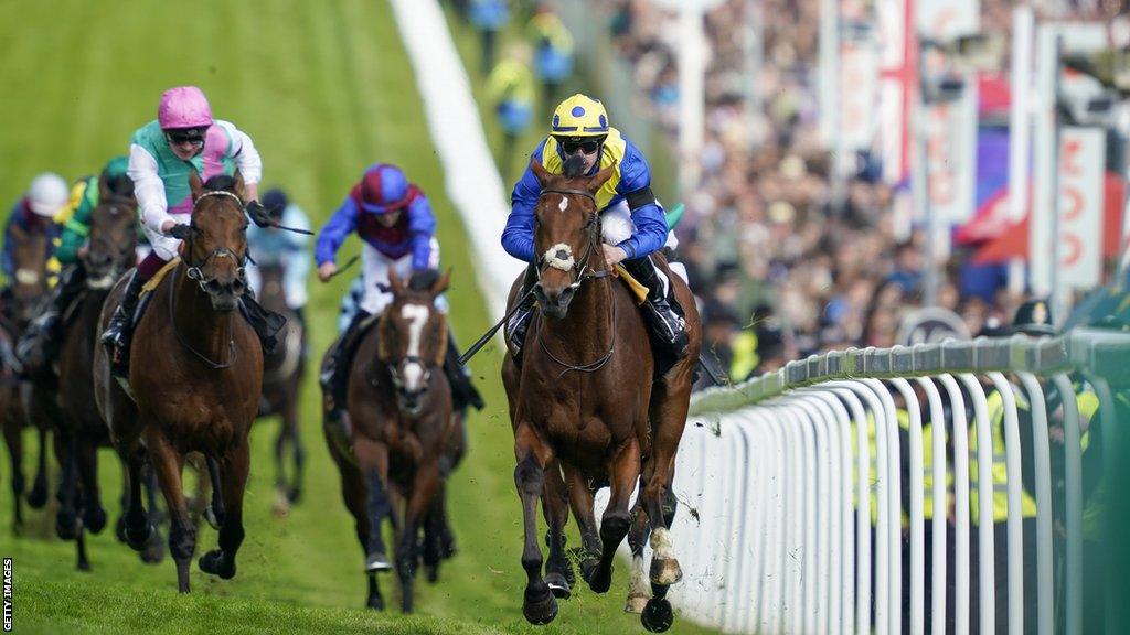 Desert Crown leading 2022 Epsom Derby