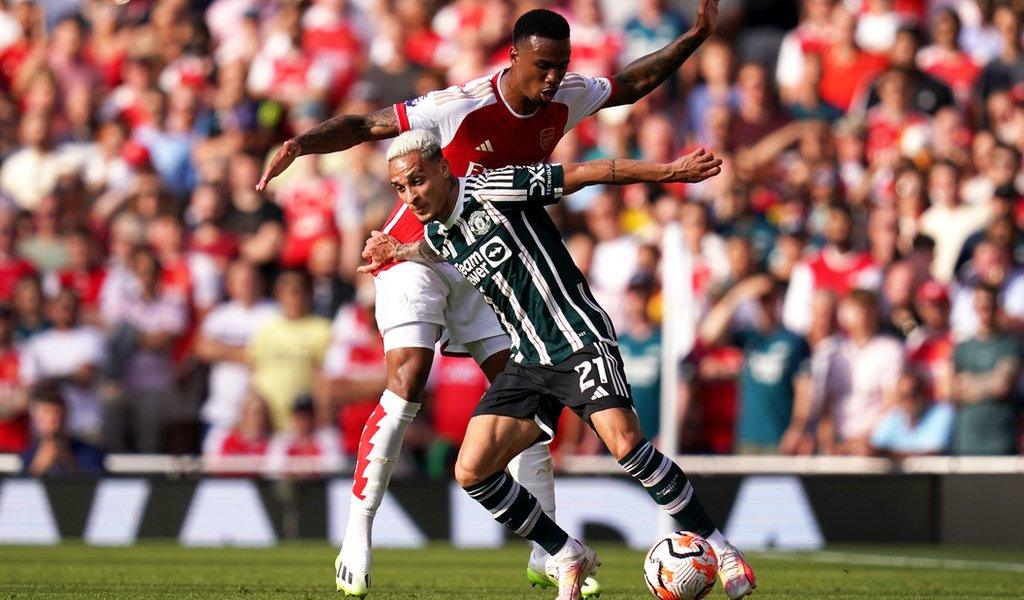 Antony in action for Manchester United against Arsenal