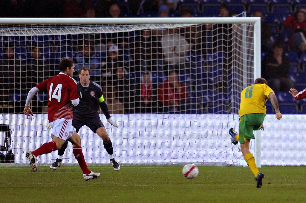 Craig Bellamy goal v Denmark