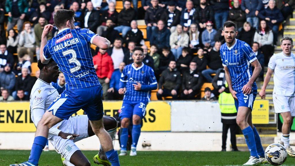 Amadou Bakayoko's goal sent Dundee into the top half of the table