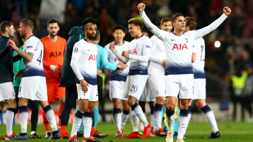 Tottenham players celebrate