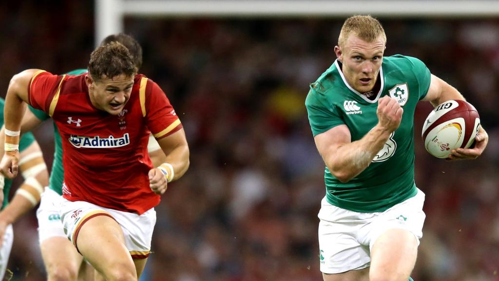 Keith Earls scores for Ireland