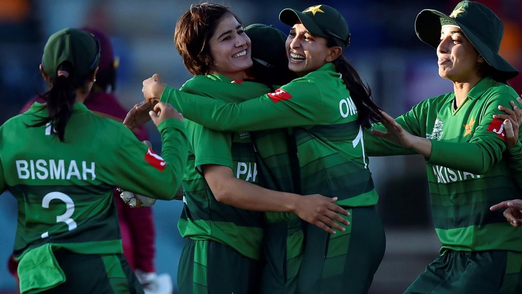 Pakistan celebrate