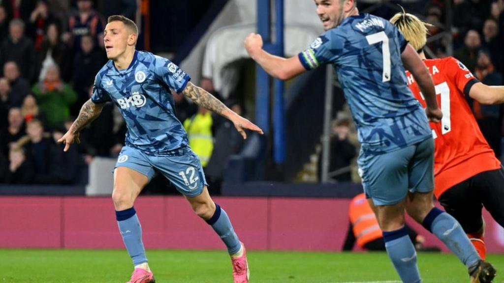 Lucas Digne celebrates