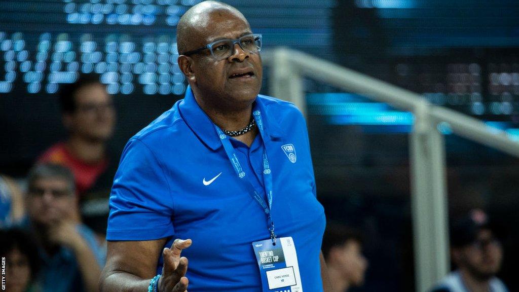 Angolan coach Emanuel Trovoada coaching basketball in Cape Verde