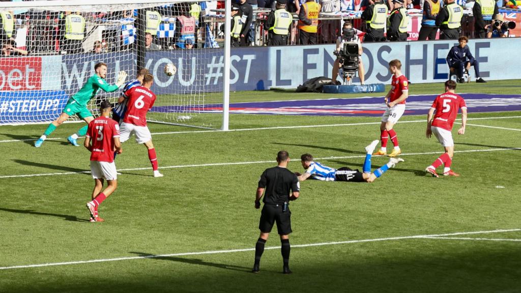 Sheffield Wednesday score at Wembley