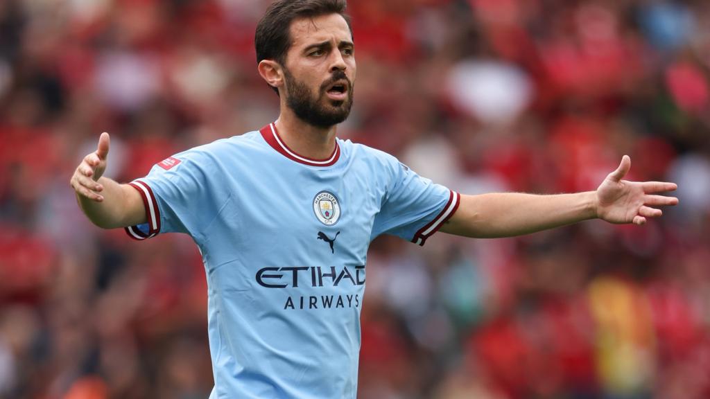 Bernardo Silva reacts