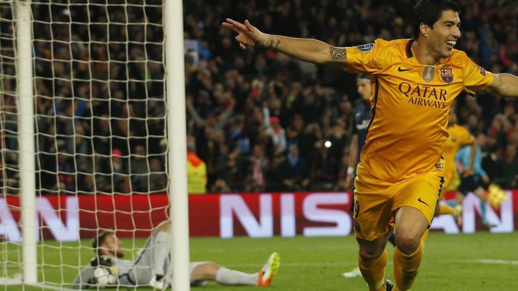 Luis Suarez celebrates